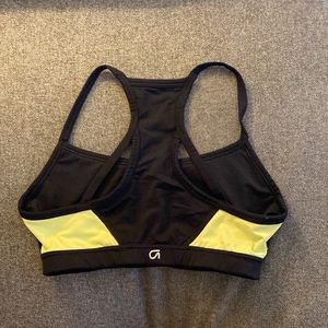 EUC GAP sports bra